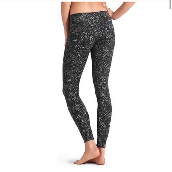 Athleta Chaturanga black zebra print leggings XS - Picture 3 of 7